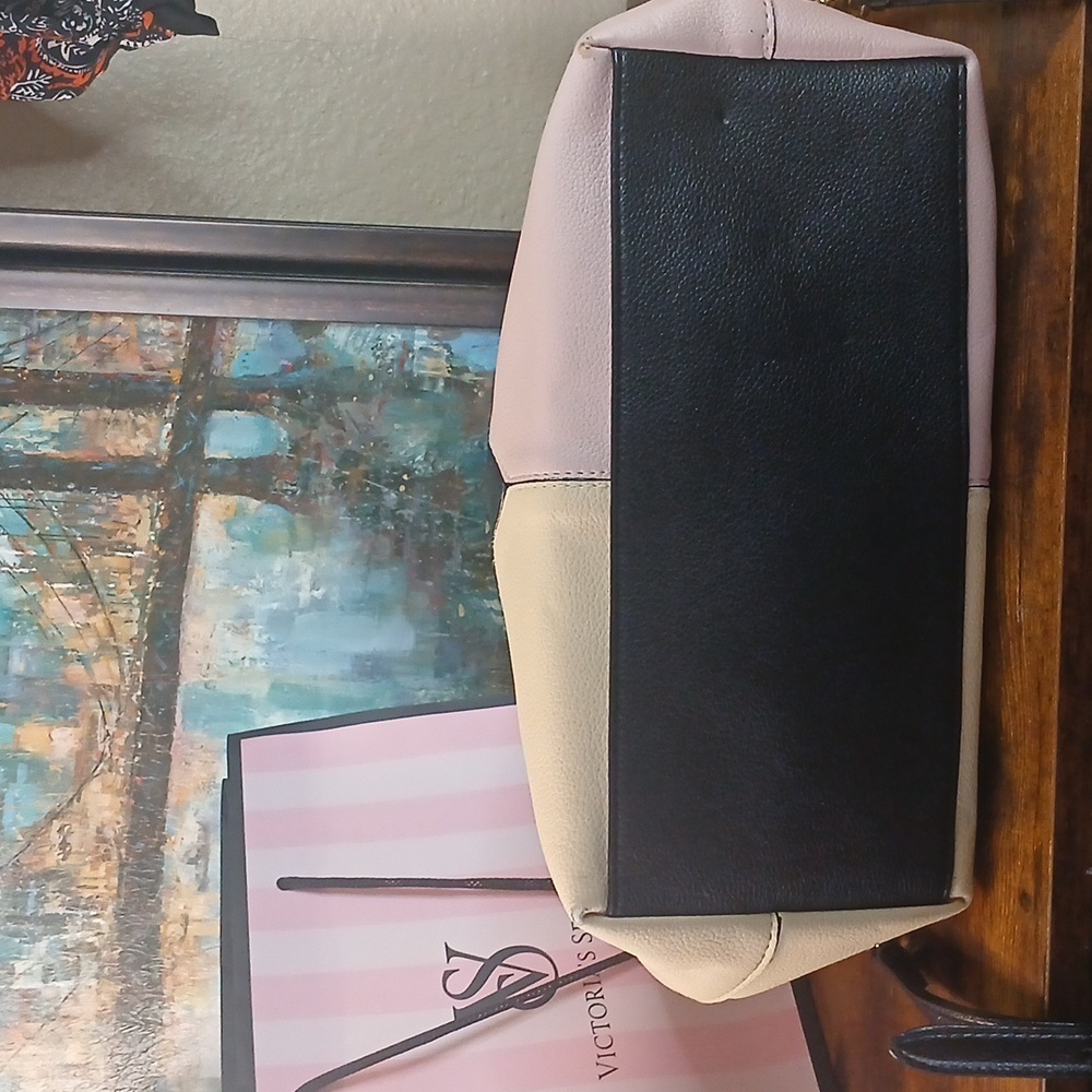 VICTORIA'S SECRET The Victoria Slouchy Satchel in Blush Colorblock - Picture 6 of 13